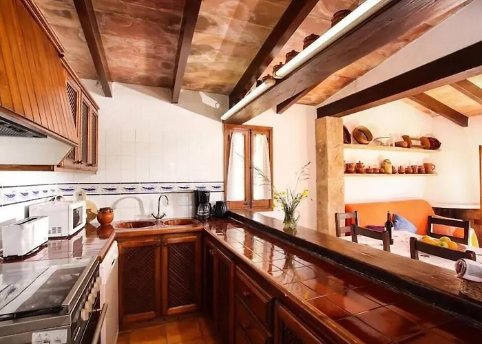 Villa Cosy For 4 People By Renthousing Puerto Pollensa